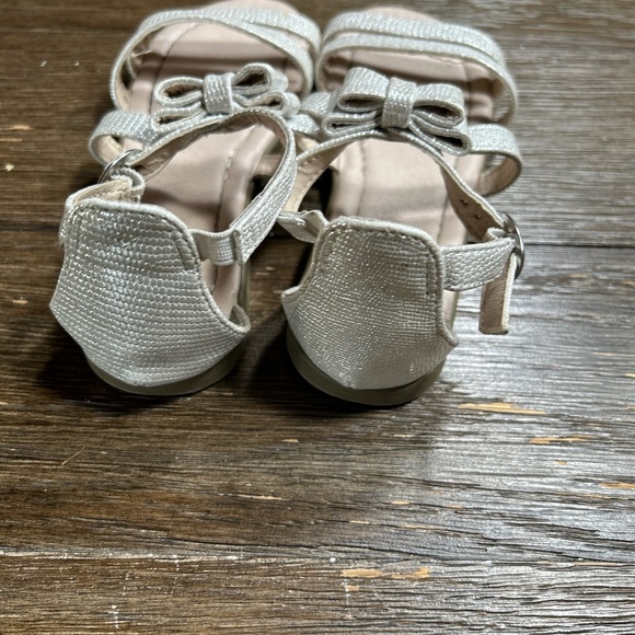 Children’s Place size 10 sandals - Picture 4 of 5